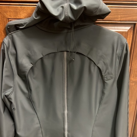 Lululemon jacket, black, SIZE 12 - Picture 8 of 13